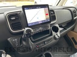 ADRIA SONIC PLUS 700 DL GARAGE 140 cv letti gemelli GAMMA 2025 FACE TO FACE AUTOMATICO pieno