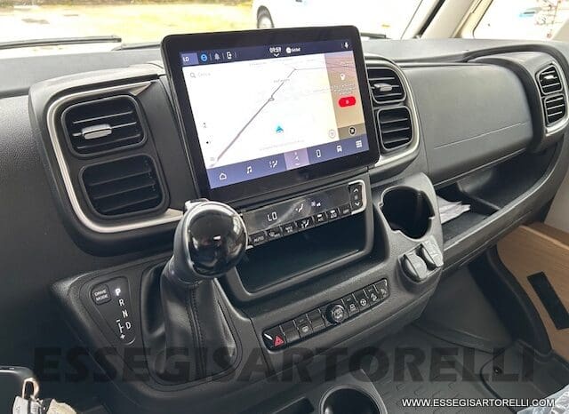 ADRIA SONIC PLUS 700 DL GARAGE 140 cv letti gemelli GAMMA 2025 FACE TO FACE AUTOMATICO pieno