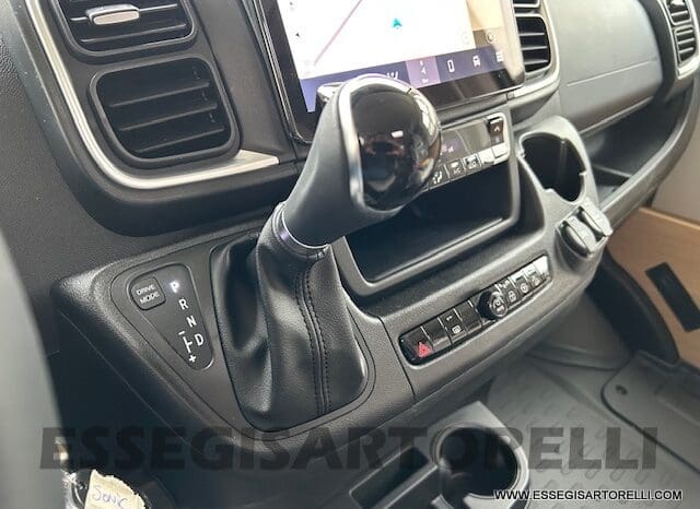 ADRIA SONIC PLUS 700 DL GARAGE 140 cv letti gemelli GAMMA 2025 FACE TO FACE AUTOMATICO pieno