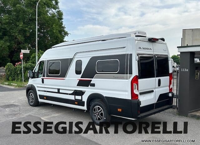 ADRIA TWIN SPORTS 640 SGX POPUP 180 CV POWER AUTOMATICO STRAFULL 2024 KM 8.103 pieno