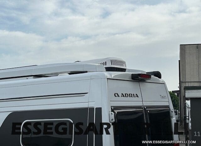 ADRIA TWIN SPORTS 640 SGX POPUP 180 CV POWER AUTOMATICO STRAFULL 2024 KM 8.103 pieno
