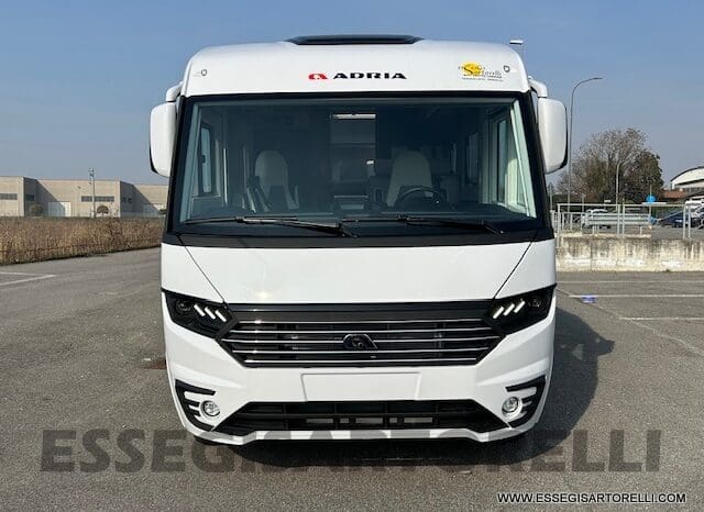 ADRIA SONIC PLUS 700 DL GARAGE 140 cv letti gemelli GAMMA 2025 FACE TO FACE AUTOMATICO pieno