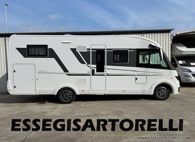 ADRIA SONIC PLUS 700 DL GARAGE 140 cv letti gemelli GAMMA 2025 FACE TO FACE AUTOMATICO pieno