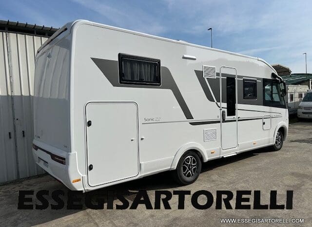 ADRIA SONIC PLUS 700 DL GARAGE 140 cv letti gemelli GAMMA 2025 FACE TO FACE AUTOMATICO pieno