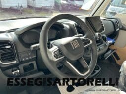 ADRIA SONIC PLUS 700 DL GARAGE 140 cv letti gemelli GAMMA 2025 FACE TO FACE AUTOMATICO pieno