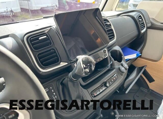 ADRIA SONIC PLUS 700 DL GARAGE 140 cv letti gemelli GAMMA 2025 FACE TO FACE AUTOMATICO pieno