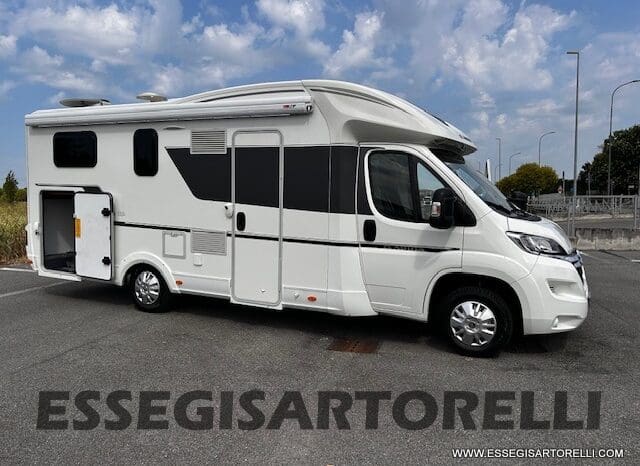 ADRIA MATRIX M 670 SL GEMELLI 165 CV POWER 12/2017 KM 28.328 UNIPRO DOPPIO CLIMA SAT FULL pieno