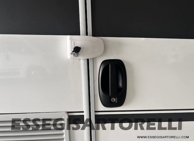 ADRIA MATRIX M 670 SL GEMELLI 165 CV POWER 12/2017 KM 28.328 UNIPRO DOPPIO CLIMA SAT FULL pieno