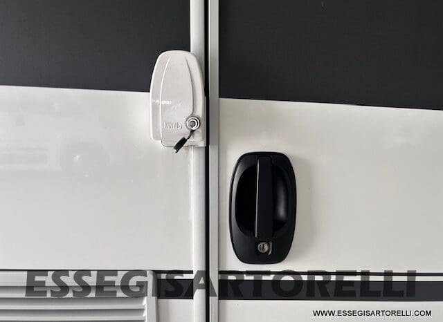 ADRIA MATRIX M 670 SL GEMELLI 165 CV POWER 12/2017 KM 28.328 UNIPRO DOPPIO CLIMA SAT FULL pieno