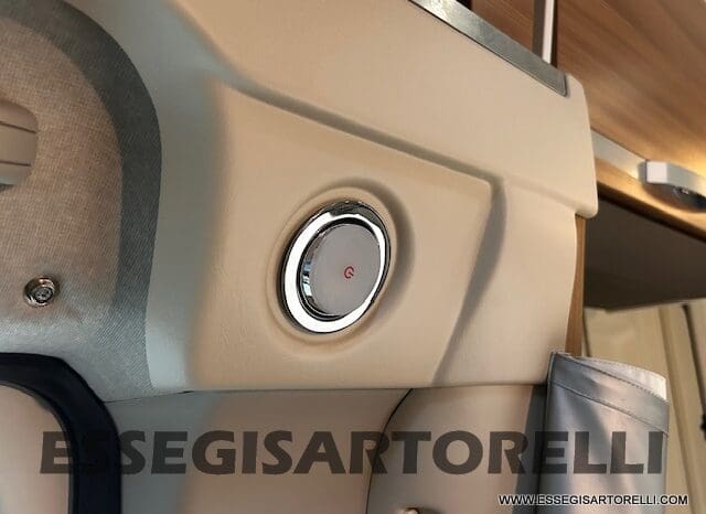 ADRIA MATRIX M 670 SL GEMELLI 165 CV POWER 12/2017 KM 28.328 UNIPRO DOPPIO CLIMA SAT FULL pieno