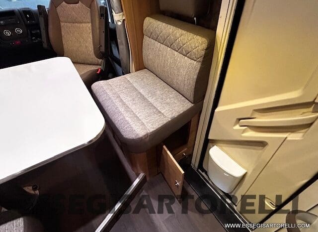 ADRIA MATRIX M 670 SL GEMELLI 165 CV POWER 12/2017 KM 28.328 UNIPRO DOPPIO CLIMA SAT FULL pieno