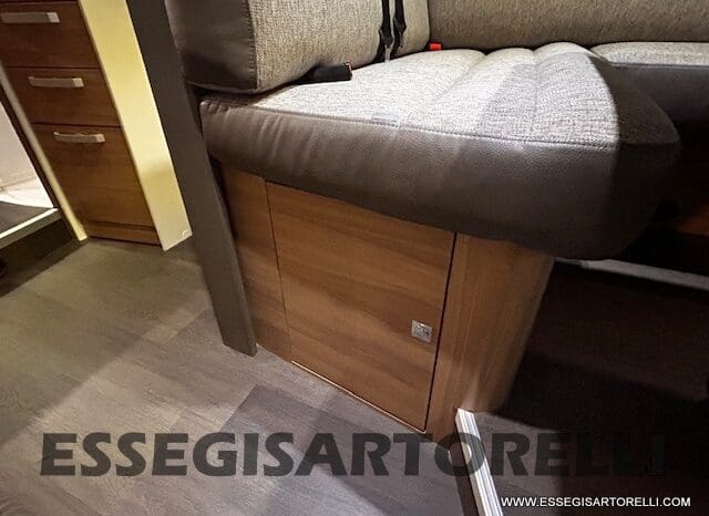 ADRIA MATRIX M 670 SL GEMELLI 165 CV POWER 12/2017 KM 28.328 UNIPRO DOPPIO CLIMA SAT FULL pieno
