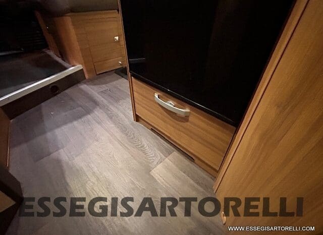 ADRIA MATRIX M 670 SL GEMELLI 165 CV POWER 12/2017 KM 28.328 UNIPRO DOPPIO CLIMA SAT FULL pieno