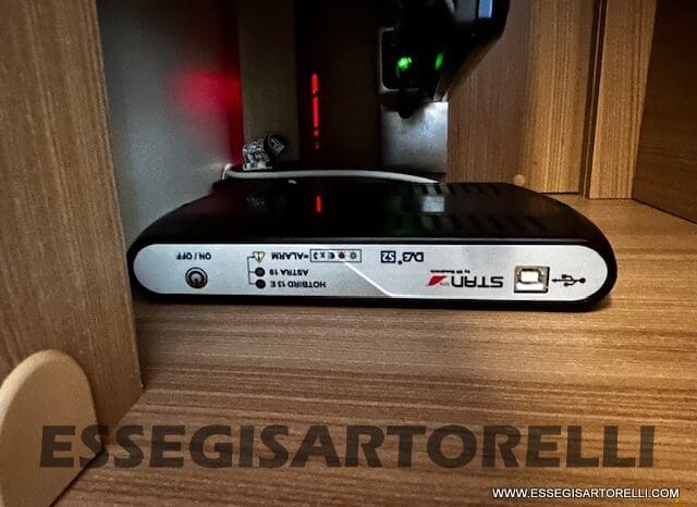 ADRIA MATRIX M 670 SL GEMELLI 165 CV POWER 12/2017 KM 28.328 UNIPRO DOPPIO CLIMA SAT FULL pieno