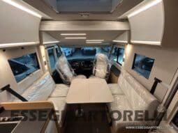 ADRIA SONIC PLUS 700 DL GARAGE 140 cv letti gemelli GAMMA 2025 FACE TO FACE AUTOMATICO pieno