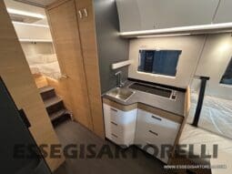 ADRIA SONIC PLUS 700 DL GARAGE 140 cv letti gemelli GAMMA 2025 FACE TO FACE AUTOMATICO pieno