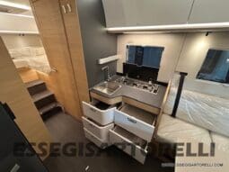 ADRIA SONIC PLUS 700 DL GARAGE 140 cv letti gemelli GAMMA 2025 FACE TO FACE AUTOMATICO pieno