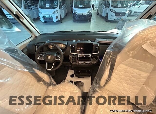 ADRIA SONIC PLUS 700 DL GARAGE 140 cv letti gemelli GAMMA 2025 FACE TO FACE AUTOMATICO pieno