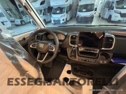 ADRIA SONIC PLUS 700 DL GARAGE 140 cv letti gemelli GAMMA 2025 FACE TO FACE AUTOMATICO pieno