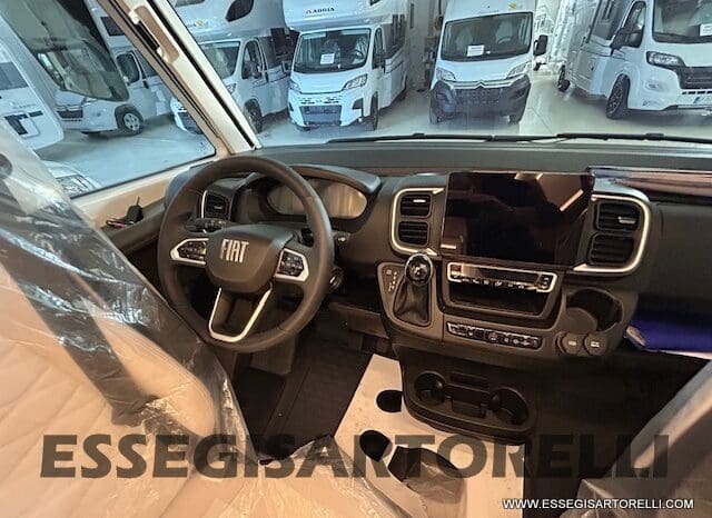 ADRIA SONIC PLUS 700 DL GARAGE 140 cv letti gemelli GAMMA 2025 FACE TO FACE AUTOMATICO pieno