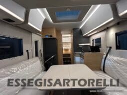 ADRIA SONIC PLUS 700 DL GARAGE 140 cv letti gemelli GAMMA 2025 FACE TO FACE AUTOMATICO pieno