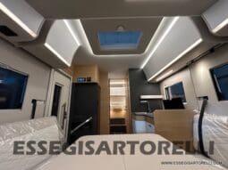 ADRIA SONIC PLUS 700 DL GARAGE 140 cv letti gemelli GAMMA 2025 FACE TO FACE AUTOMATICO pieno