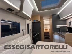 ADRIA SONIC PLUS 700 DL GARAGE 140 cv letti gemelli GAMMA 2025 FACE TO FACE AUTOMATICO pieno