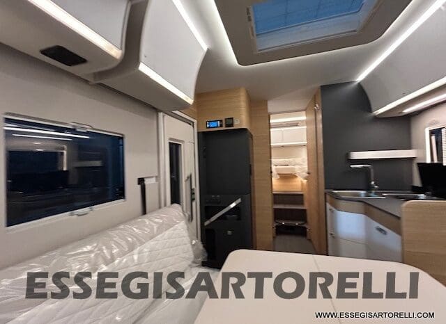 ADRIA SONIC PLUS 700 DL GARAGE 140 cv letti gemelli GAMMA 2025 FACE TO FACE AUTOMATICO pieno