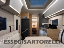 ADRIA SONIC PLUS 700 DL GARAGE 140 cv letti gemelli GAMMA 2025 FACE TO FACE AUTOMATICO pieno