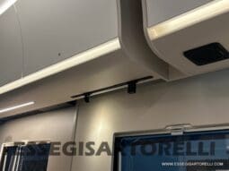 ADRIA SONIC PLUS 700 DL GARAGE 140 cv letti gemelli GAMMA 2025 FACE TO FACE AUTOMATICO pieno