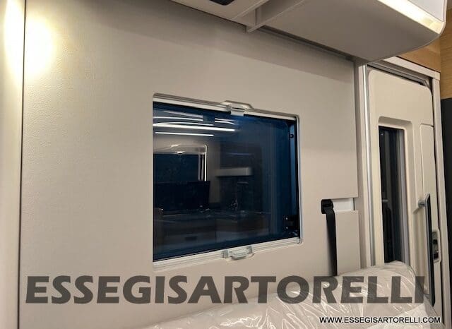 ADRIA SONIC PLUS 700 DL GARAGE 140 cv letti gemelli GAMMA 2025 FACE TO FACE AUTOMATICO pieno