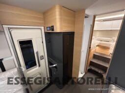 ADRIA SONIC PLUS 700 DL GARAGE 140 cv letti gemelli GAMMA 2025 FACE TO FACE AUTOMATICO pieno