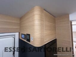 ADRIA SONIC PLUS 700 DL GARAGE 140 cv letti gemelli GAMMA 2025 FACE TO FACE AUTOMATICO pieno