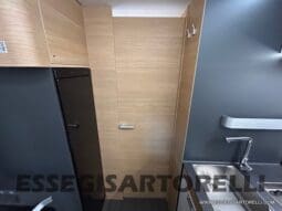 ADRIA SONIC PLUS 700 DL GARAGE 140 cv letti gemelli GAMMA 2025 FACE TO FACE AUTOMATICO pieno