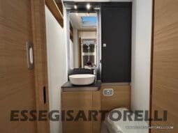 ADRIA SONIC PLUS 700 DL GARAGE 140 cv letti gemelli GAMMA 2025 FACE TO FACE AUTOMATICO pieno