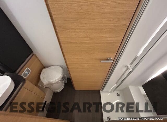 ADRIA SONIC PLUS 700 DL GARAGE 140 cv letti gemelli GAMMA 2025 FACE TO FACE AUTOMATICO pieno