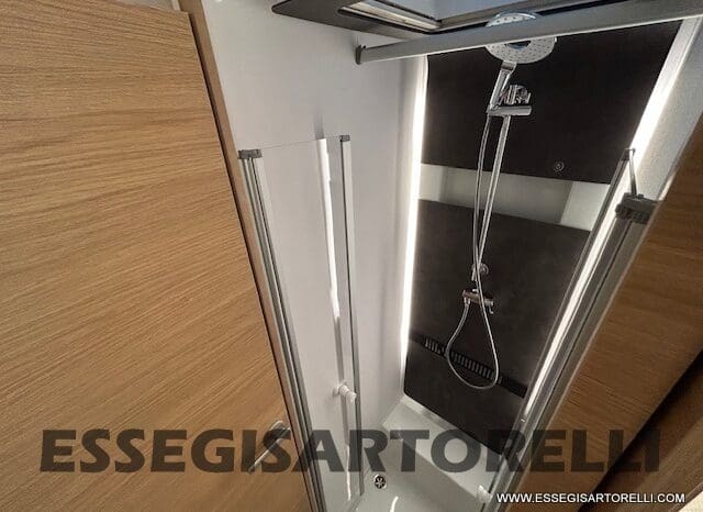 ADRIA SONIC PLUS 700 DL GARAGE 140 cv letti gemelli GAMMA 2025 FACE TO FACE AUTOMATICO pieno