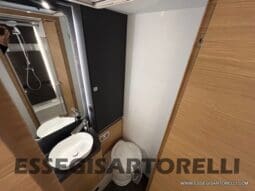 ADRIA SONIC PLUS 700 DL GARAGE 140 cv letti gemelli GAMMA 2025 FACE TO FACE AUTOMATICO pieno