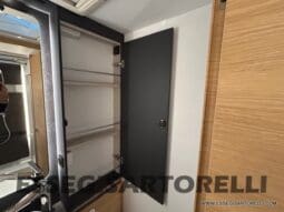 ADRIA SONIC PLUS 700 DL GARAGE 140 cv letti gemelli GAMMA 2025 FACE TO FACE AUTOMATICO pieno