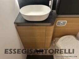 ADRIA SONIC PLUS 700 DL GARAGE 140 cv letti gemelli GAMMA 2025 FACE TO FACE AUTOMATICO pieno