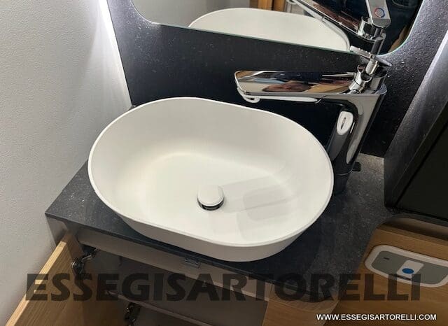 ADRIA SONIC PLUS 700 DL GARAGE 140 cv letti gemelli GAMMA 2025 FACE TO FACE AUTOMATICO pieno