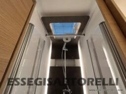 ADRIA SONIC PLUS 700 DL GARAGE 140 cv letti gemelli GAMMA 2025 FACE TO FACE AUTOMATICO pieno