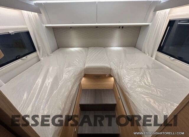 ADRIA SONIC PLUS 700 DL GARAGE 140 cv letti gemelli GAMMA 2025 FACE TO FACE AUTOMATICO pieno