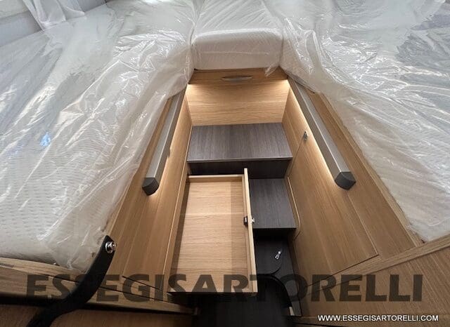 ADRIA SONIC PLUS 700 DL GARAGE 140 cv letti gemelli GAMMA 2025 FACE TO FACE AUTOMATICO pieno