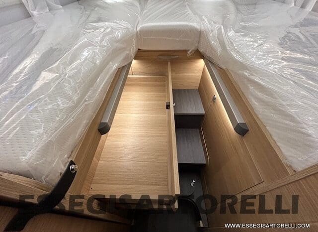 ADRIA SONIC PLUS 700 DL GARAGE 140 cv letti gemelli GAMMA 2025 FACE TO FACE AUTOMATICO pieno