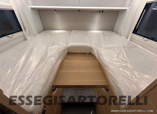 ADRIA SONIC PLUS 700 DL GARAGE 140 cv letti gemelli GAMMA 2025 FACE TO FACE AUTOMATICO pieno