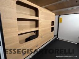ADRIA SONIC PLUS 700 DL GARAGE 140 cv letti gemelli GAMMA 2025 FACE TO FACE AUTOMATICO pieno