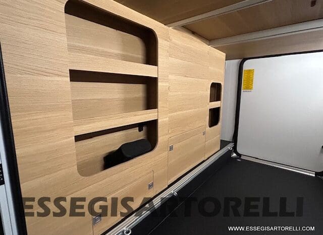 ADRIA SONIC PLUS 700 DL GARAGE 140 cv letti gemelli GAMMA 2025 FACE TO FACE AUTOMATICO pieno
