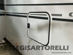 ADRIA SONIC PLUS 700 DL GARAGE 140 cv letti gemelli GAMMA 2025 FACE TO FACE AUTOMATICO pieno