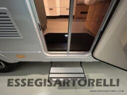 ADRIA SONIC PLUS 700 DL GARAGE 140 cv letti gemelli GAMMA 2025 FACE TO FACE AUTOMATICO pieno